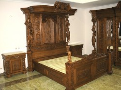 łóżko rzeźbione z baldachimem w stylu mebli gdańskich