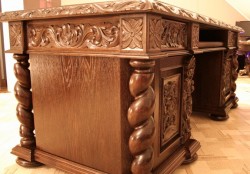 Stylizowane biurko rzeźbione gdańskie