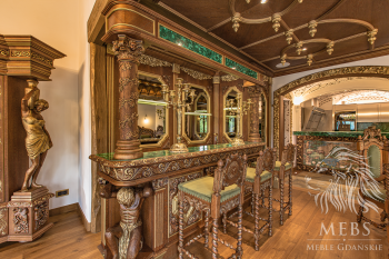 Bar drewniany rzeźbiony