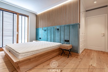 Sypialnia - łóżko z tapicerowanym wezgłowiem